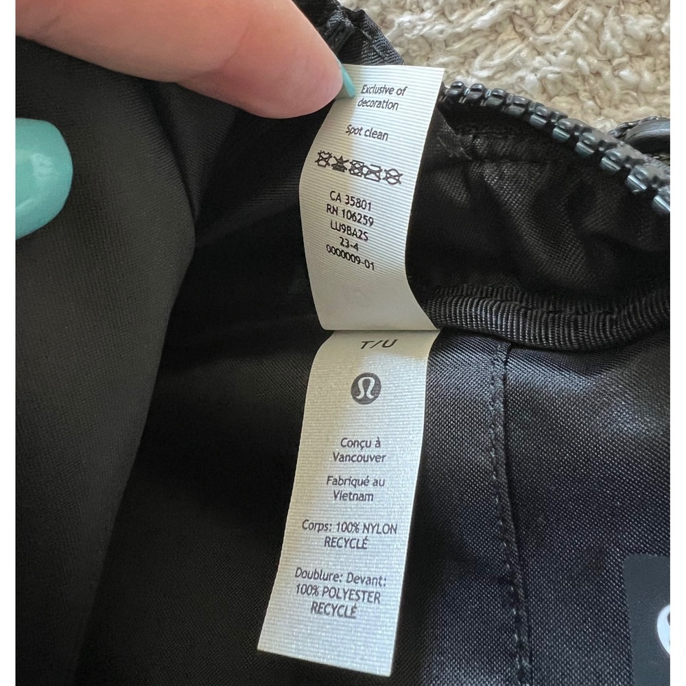 Lululemon Easy Access Crossbody Bag Black 1.5L Messenger Bag - Picture 7 of 10